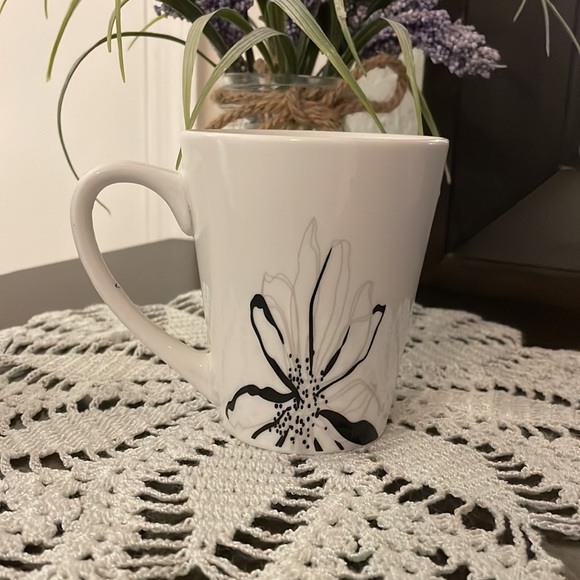 Coffee Cups - Picture 3 of 5